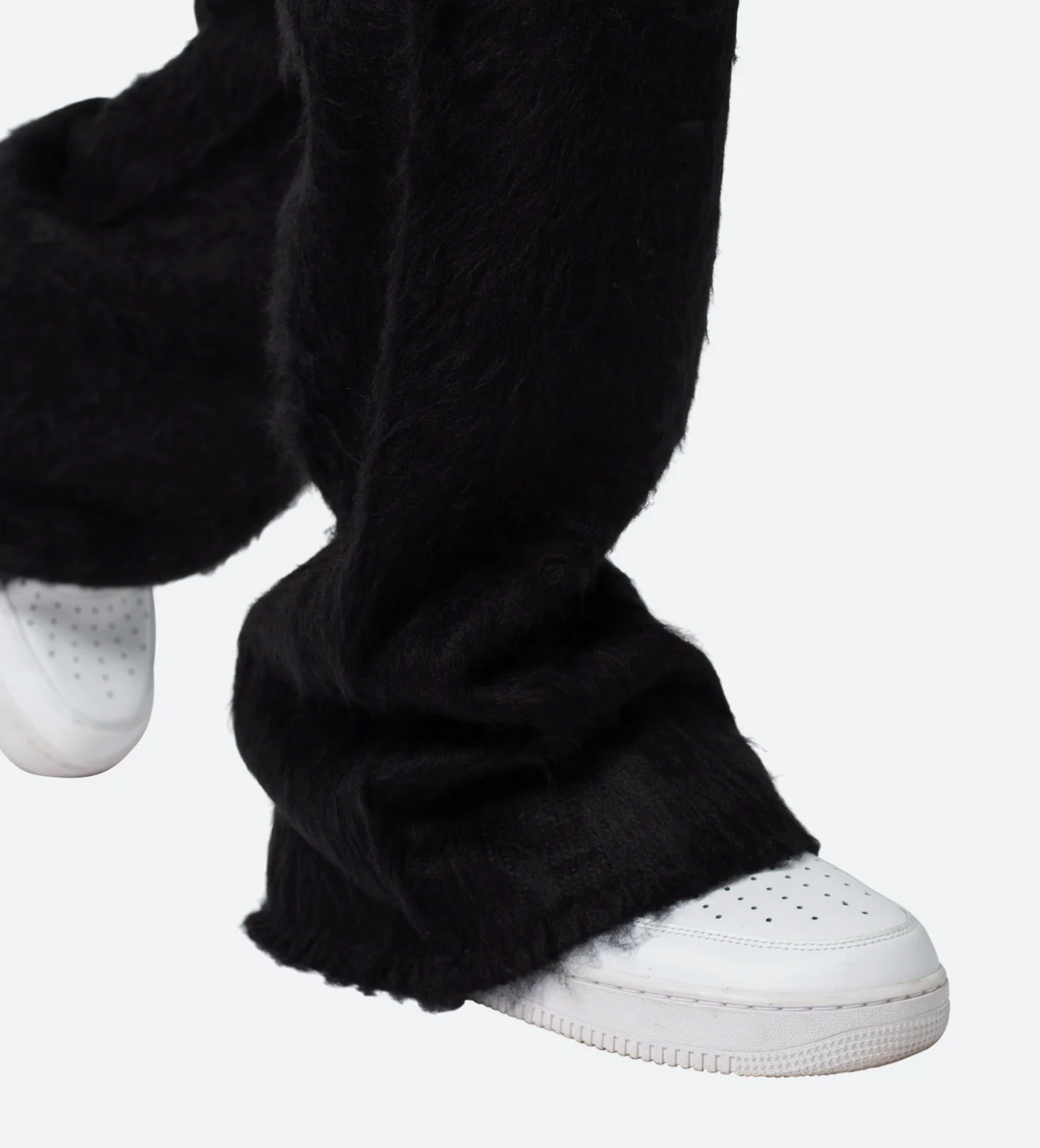 MNML Fuzzy sweatpants (black)